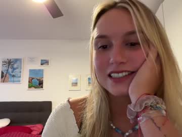 girl sarahsapling image #5384591