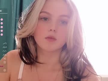 girl small_blondee image #5361346