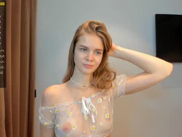 girl carolynsveronica image #5016887