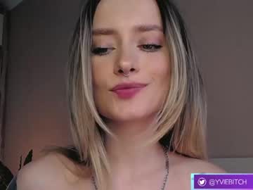 girl _yvie_ image #3765369