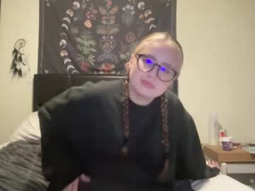 girl sarahmartin420 image #4746924