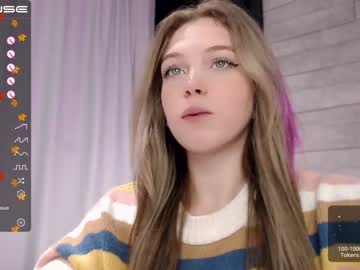 girl small_blondee image #2878627