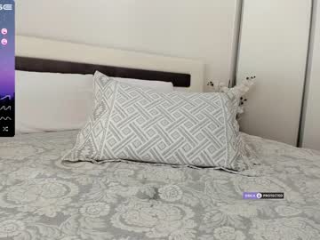 girl intrigueeme image #3930947
