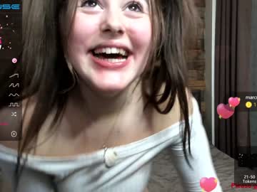 girl emilia_me image #925386