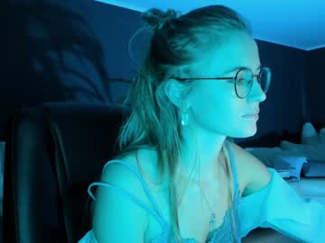 girl linellali image #2876653