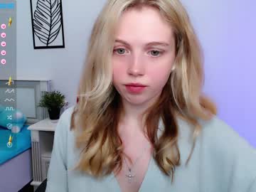 girl small_blondee image #3766342