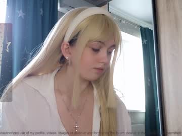 girl small_blondee image #6675286