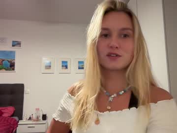 girl sarahsapling image #5385463