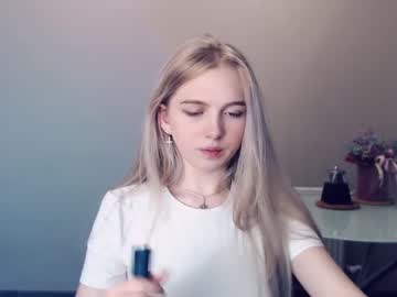 girl small_blondee image #541622