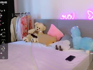 girl small_blondee image #4581621