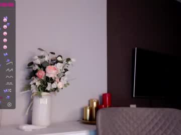 girl small_blondee image #1774075