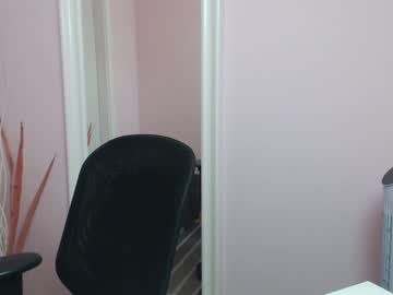 girl lila_page image #1097137