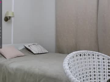 girl _guesswhat_ image #1003749