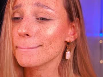 girl artease image #3367336