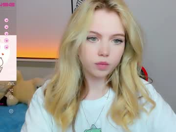 girl small_blondee image #3710318