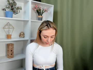 zoieburton sex webcam