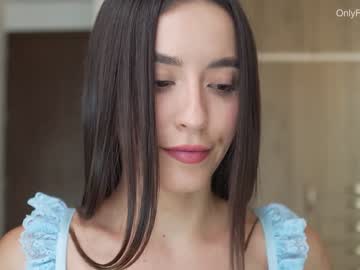 girl emyii image #5019874
