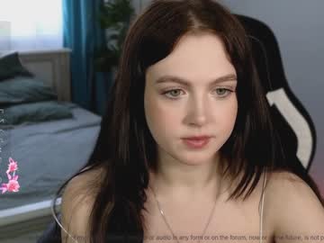 girl small_blondee image #6922186