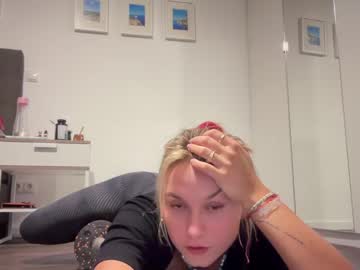 girl sarahsapling image #5392885