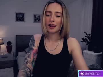 girl _yvie_ image #4681976