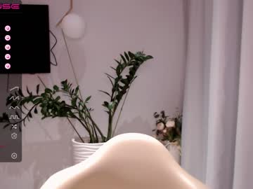 girl small_blondee image #2455343