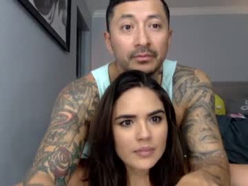couple bobbingforpineapples image #1533061
