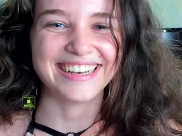 girl demurelixir image #2184328