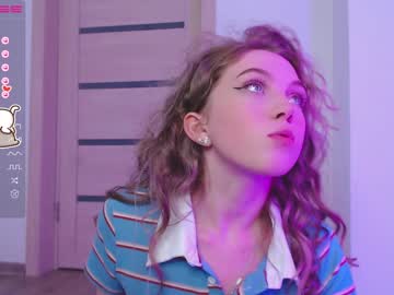 girl small_blondee image #3080443