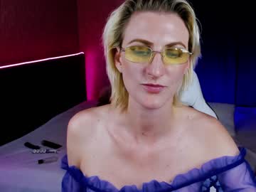 girl eva__blonde image #2233352