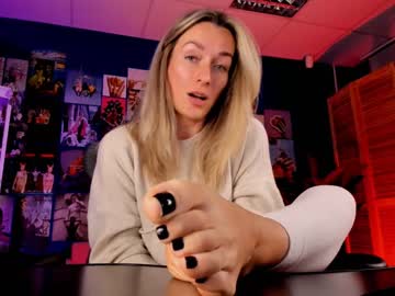 girl save_the_qween image #6023266