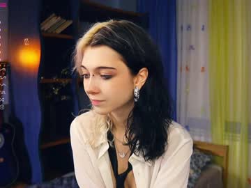 girl deliaderrick image #6915278