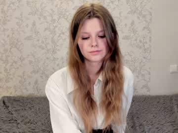 girl alainaestrada image #5490966