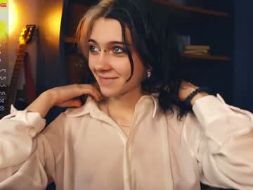 girl deliaderrick image #6859953