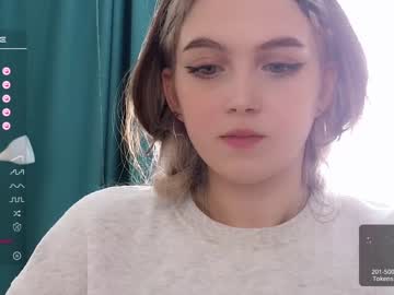 girl small_blondee image #5397256