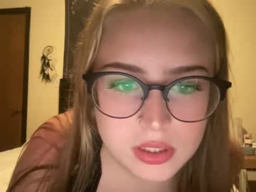 girl sarahmartin420 image #4678048