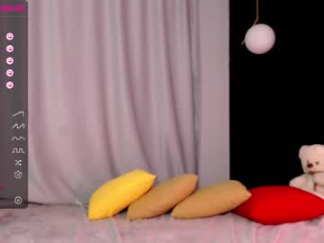 girl small_blondee image #2462906