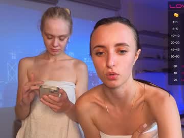 girl look_at_show image #4561441