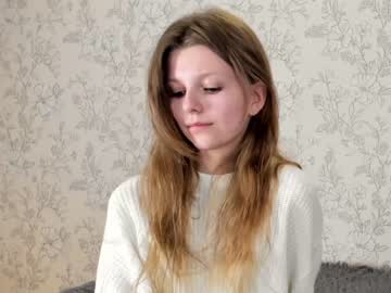 girl alainaestrada image #5475984