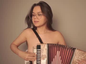 girl helenmoors image #4065878