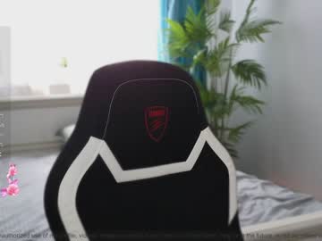 girl small_blondee image #6901594