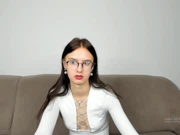 girl div_virt image #7031409