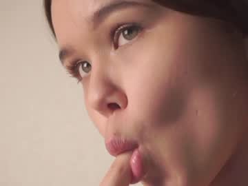 girl helenmoors image #3945630