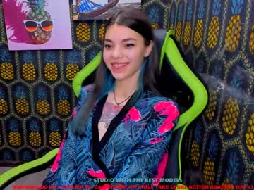 girl maura_shy image #589654