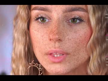 girl artease image #6001578