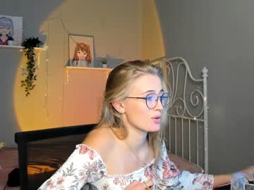 girl linellali image #2467919