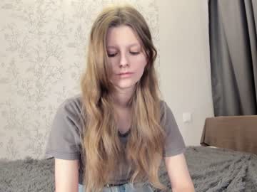 girl alainaestrada image #5497795