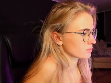 girl linellali image #2928679