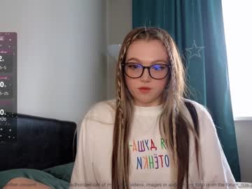 girl small_blondee image #6463618