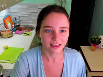 girl demurelixir image #2764025