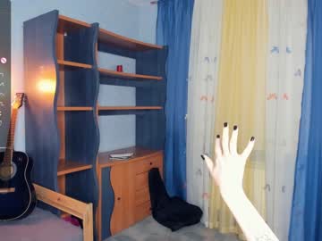 girl deliaderrick image #6377533